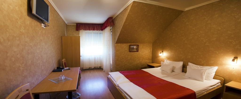 Hotel Arany Patkó Panzió Debreczyn Zewnętrze zdjęcie