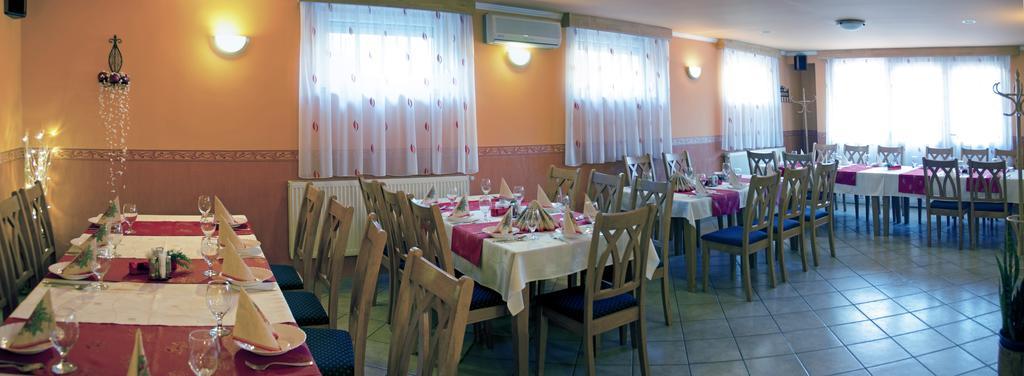 Hotel Arany Patkó Panzió Debreczyn Zewnętrze zdjęcie