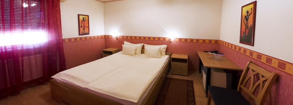 Hotel Arany Patkó Panzió Debreczyn Zewnętrze zdjęcie
