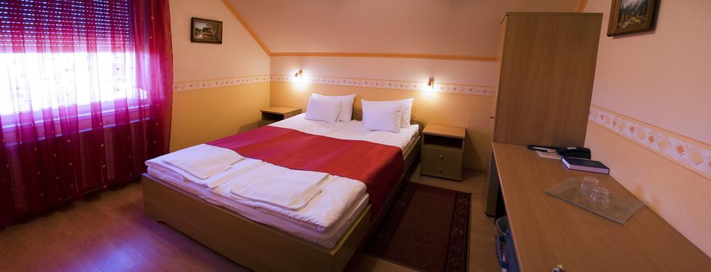 Hotel Arany Patkó Panzió Debreczyn Zewnętrze zdjęcie